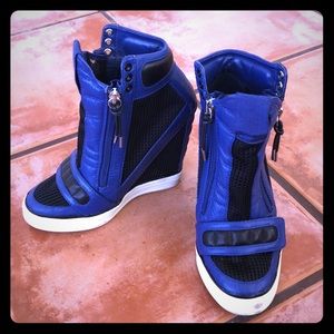 Leather Renvy blue wedge sneakers size 6